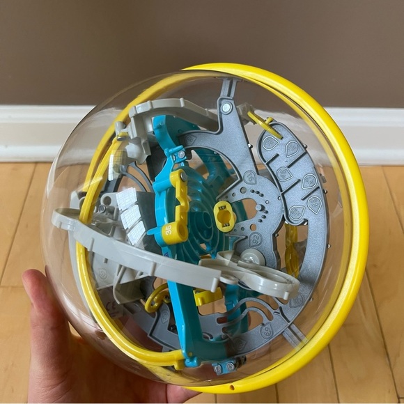 Perplexus Maze Game Ball Brain Teaser Puzzle Obstacle Course - Picture 3 of 4